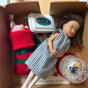 Retired American girl doll molly’s Christmas surprise
